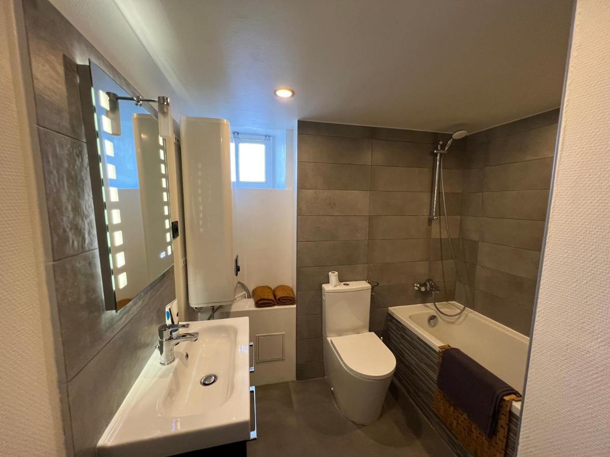 Le Vieux Laval Appartement Laval  Buitenkant foto