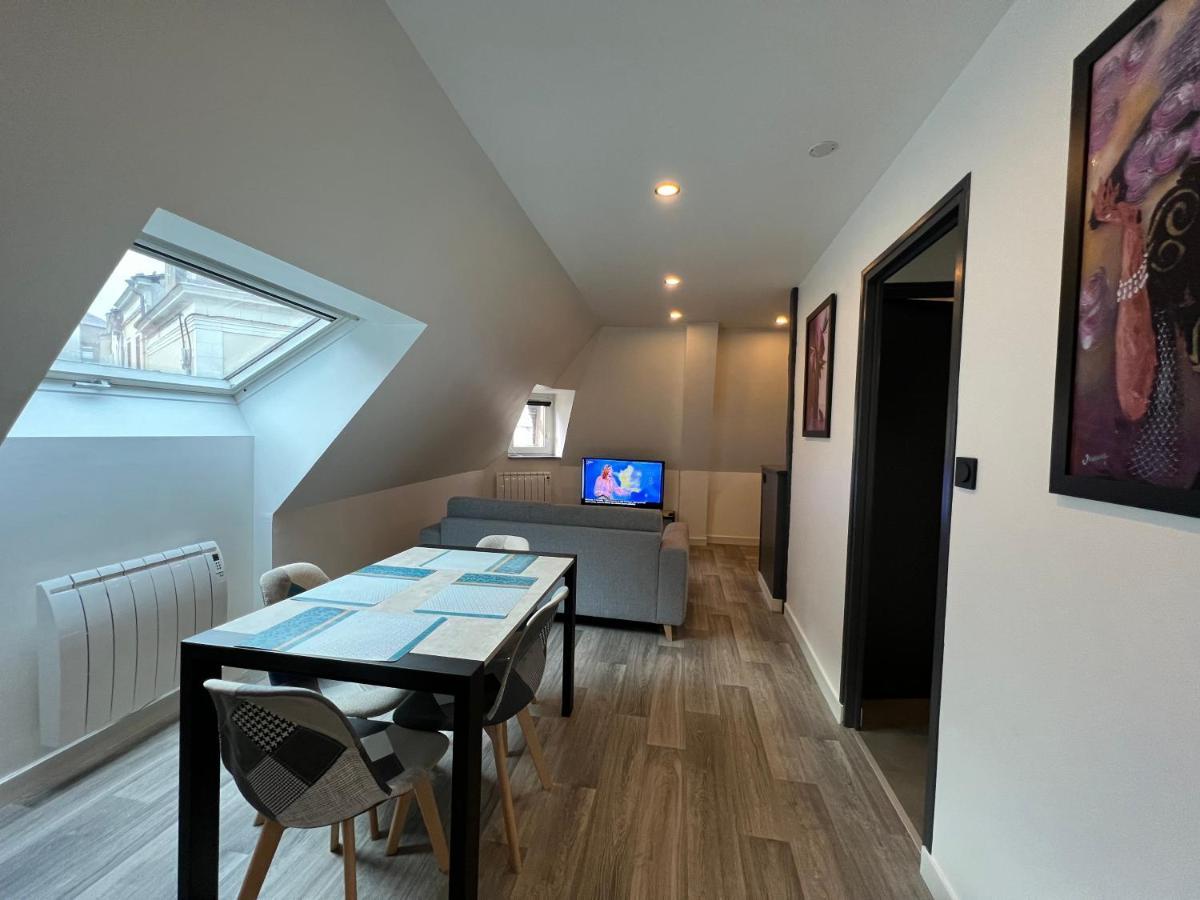 Le Vieux Laval Appartement Laval  Buitenkant foto